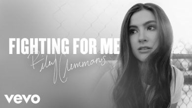 Riley Clemmons – Fighting For Me Mp3 + Lyrics